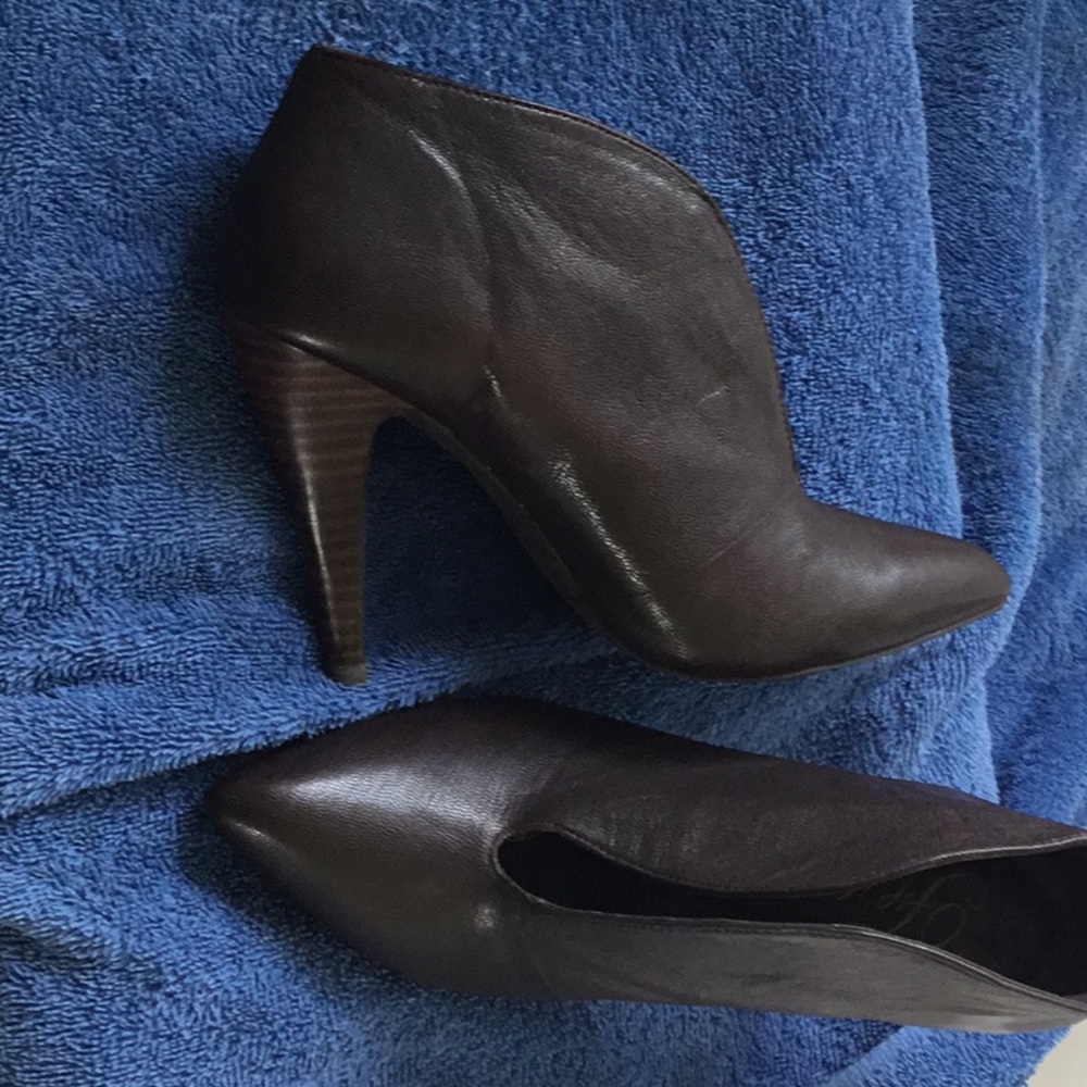 Size 7 dark brown heels